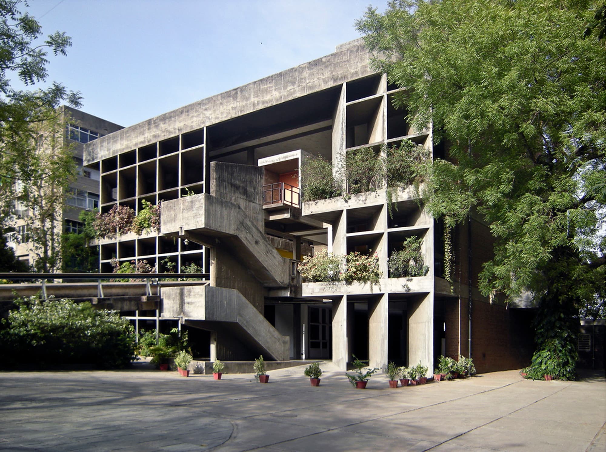 Mill Owners' Association Building, Ahmedabad, India. Photo: Motaleb Architekten