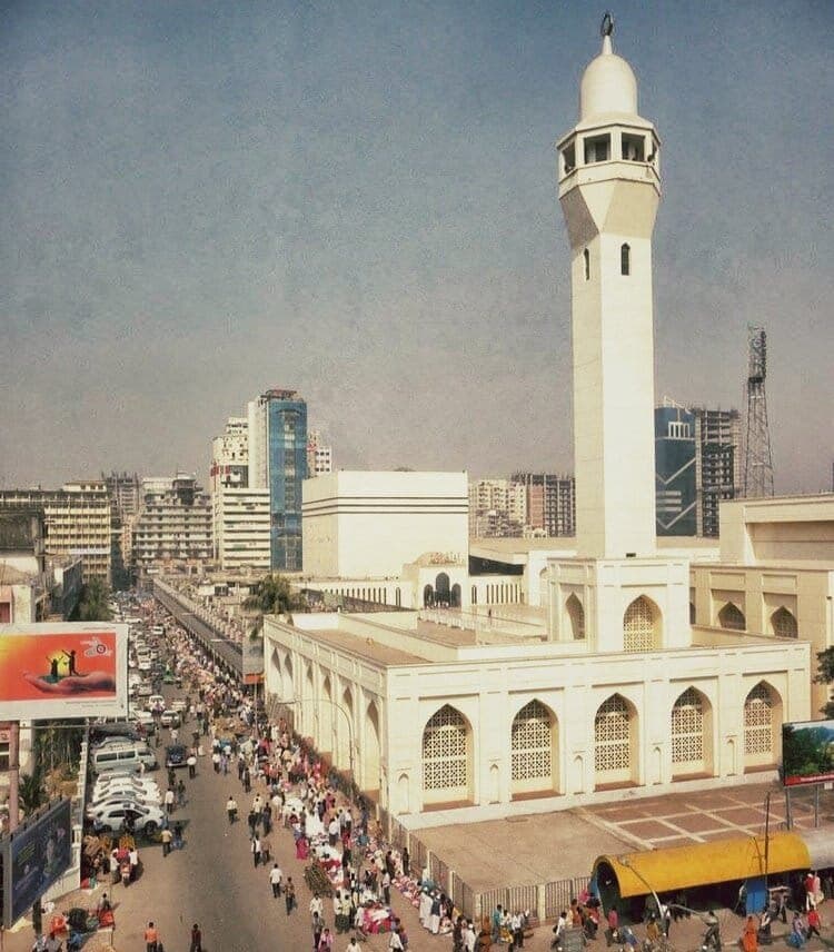 Baitul Mukarram National Mosque, Dhaka, Bangladesh. 1961–1970. Photo: G&T Architects / credited source