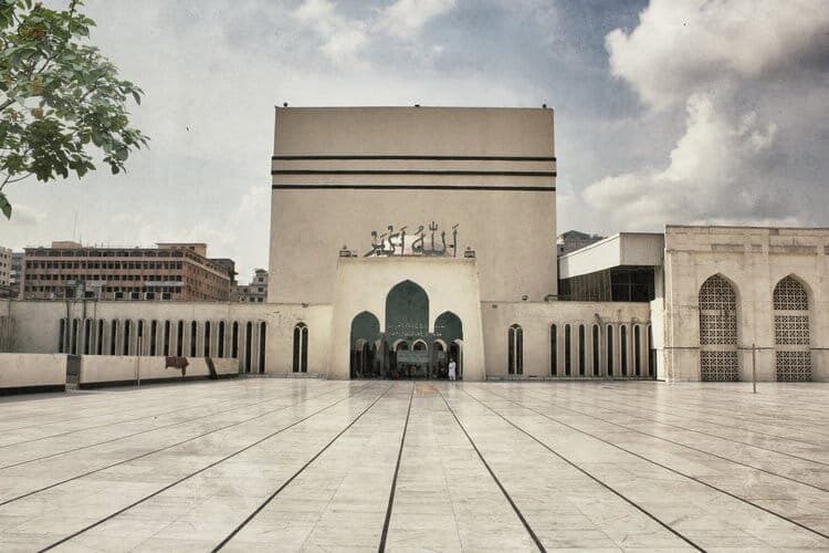 Baitul Mukarram National Mosque, Dhaka, Bangladesh. 1961–1970. Photo: G&T Architects / credited source