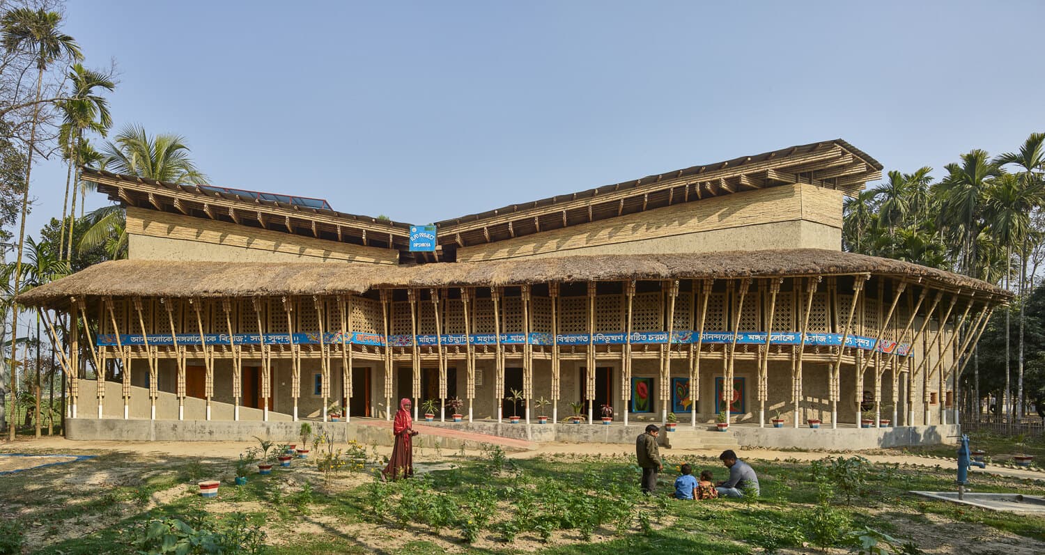 TFA-000037_Anandaloy_Rudrapur, Rudrapur, Bangladesh. 2011–2020. Photo: Kurt Hoerbst