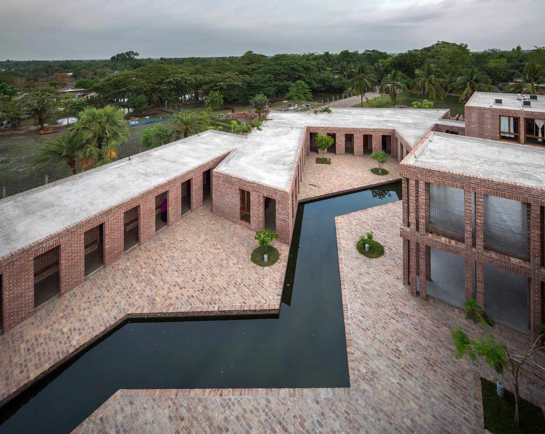 Friendship Hospital Satkhira, Shyamnagar, Bangladesh. 2011–2020. Photo: Asif Salman / URBANA